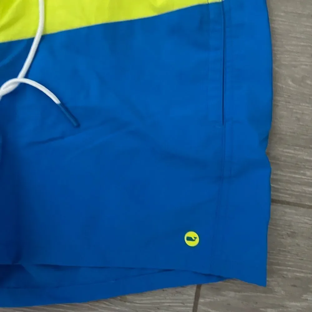 VINEYARD VINES 3 1/2 Inch Performance Weekend Shorts Size S